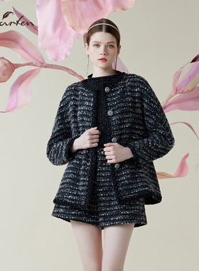 小香风粗花呢短外套圆领排扣廓形经典黑色短款外套CFE1B015-0020A