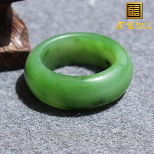 震惊方言和田玉老俄料油润细腻阳绿色碧玉内径18mm豪华男女戒指A6