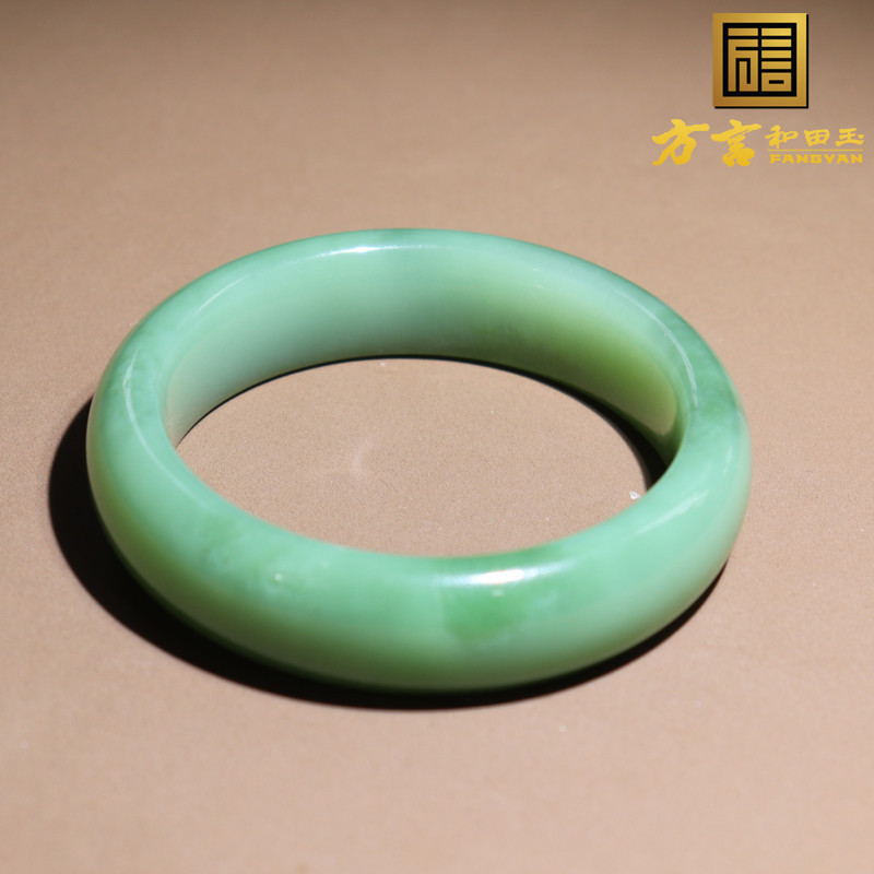 方言和田玉精品珍藏级俄罗斯冰底粉青猫眼碧玉54mm圆条女士手镯O8