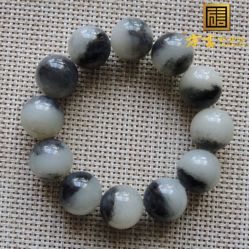 方言企业精品珍品鹿皮羊脂玉一半白一半黑双色墨玉18mm圆珠手链r