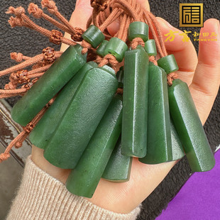 福利价方言和田玉精品佩戴新疆老光工艺碧玉籽料平安牌吊坠O