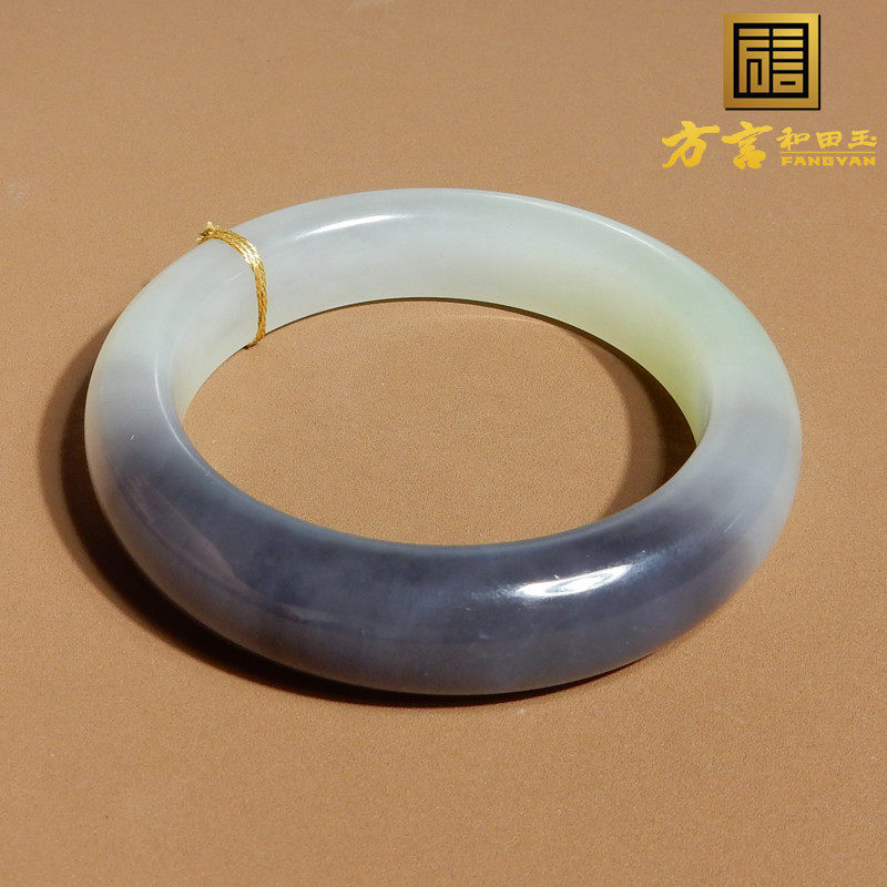 方言和田玉精品珍藏级青海料冰底无结构白玉烟青紫罗兰57mm手镯p1