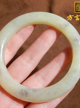 惊呆了方言和田玉精品放漏款新疆黄口带青花细腻卡56mm正装手镯A2