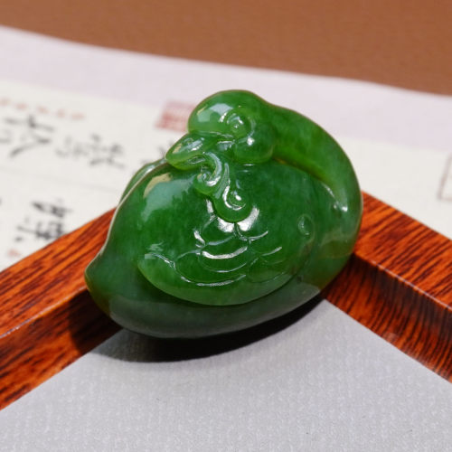 和田玉俄罗斯碧玉鹅如意老料菠菜绿苏工玉鹅吉祥玉吊坠挂件P