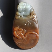 市场价2万元 亏本1980新疆且末料三色油润高脂糖青花玉金蟾挂件A8