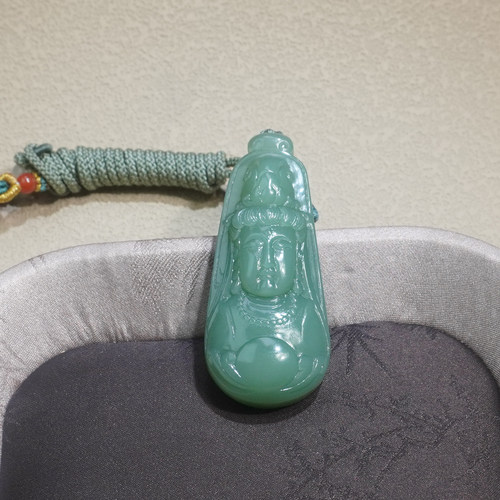 和田玉俄罗斯碧玉细腻莹润老坑料粉青无结构观音牌吊坠挂件玉佩Q