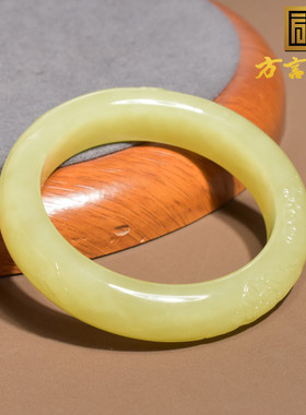 珍品亮眼方言和田玉收藏级新疆若羌黄口料色正高脂53mm莲花手镯h8