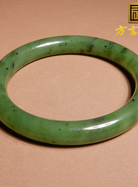 俄罗斯老坑料碧玉猕猴桃60mm镯子