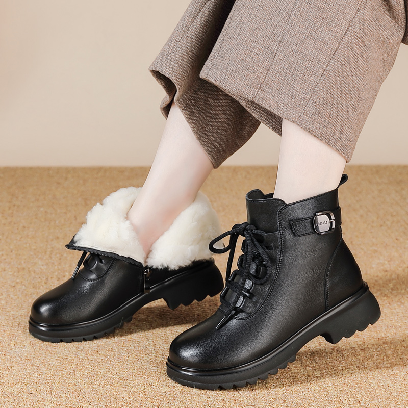 皮毛一体真皮羊毛短靴女冬季