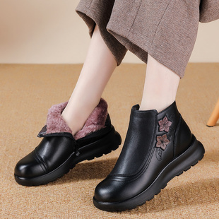 真皮羊毛中老年人妈妈棉鞋女冬季加绒加厚中年短靴保暖老人雪地靴