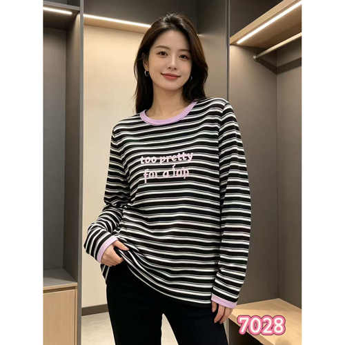 7028戛娜2026秋季新款大码女装显瘦上衣遮肉时尚针织小衫减龄毛衣