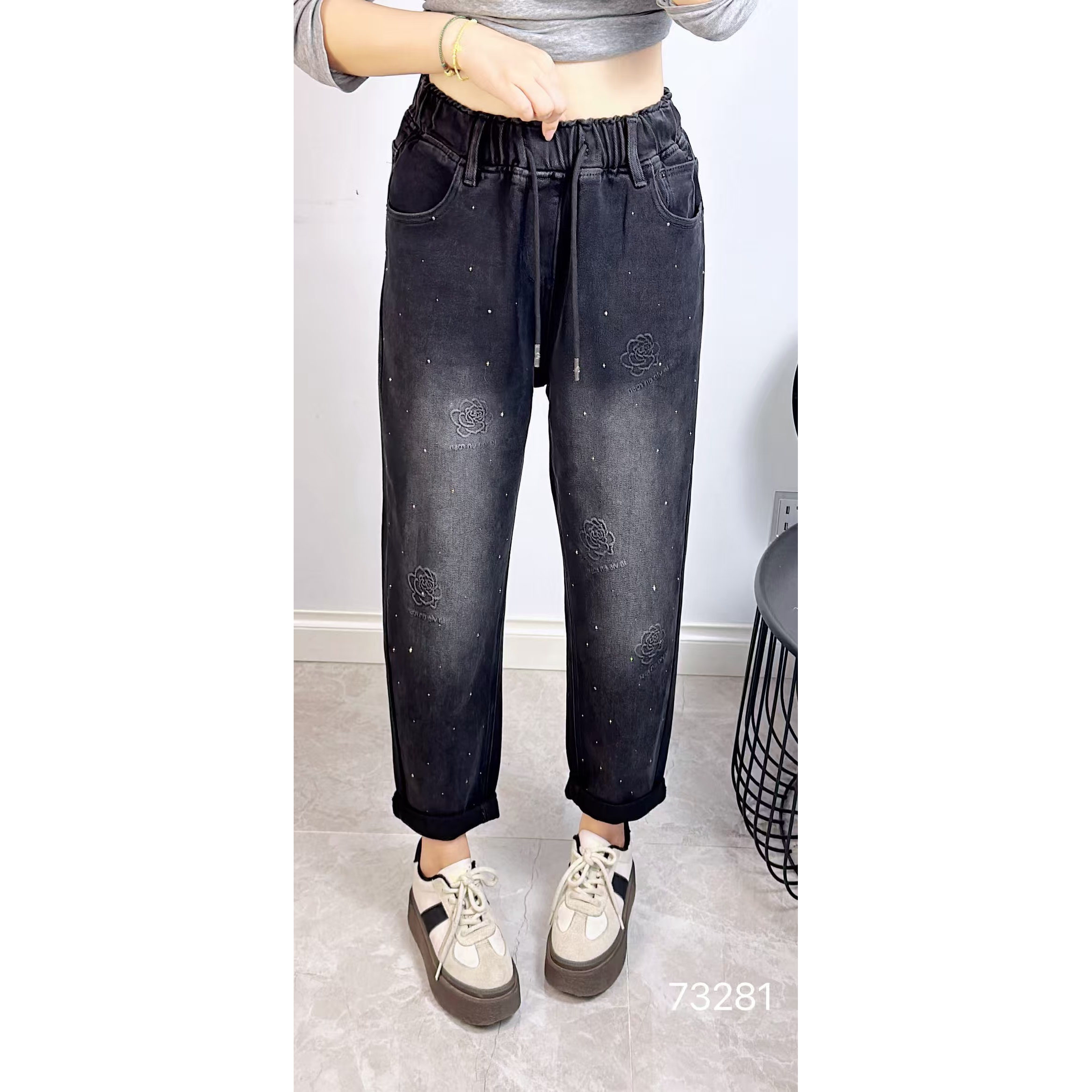 73281莱正雅2025秋冬新款大码女装时尚显瘦加薄绒牛仔裤老爹裤子