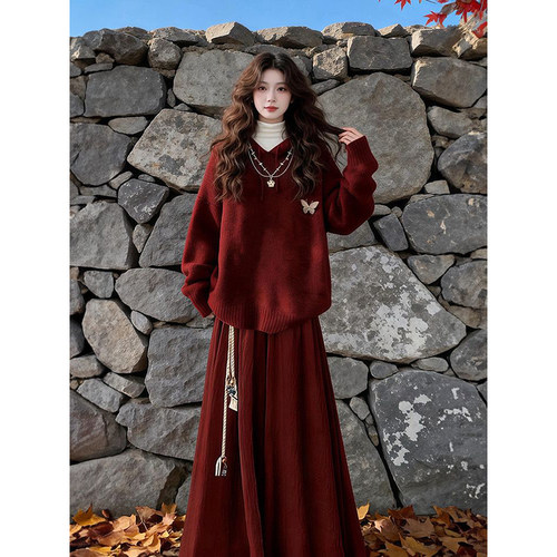 复古时尚新年通勤穿搭一整套高腰半身裙+连帽红色针织衫毛衣+腰带