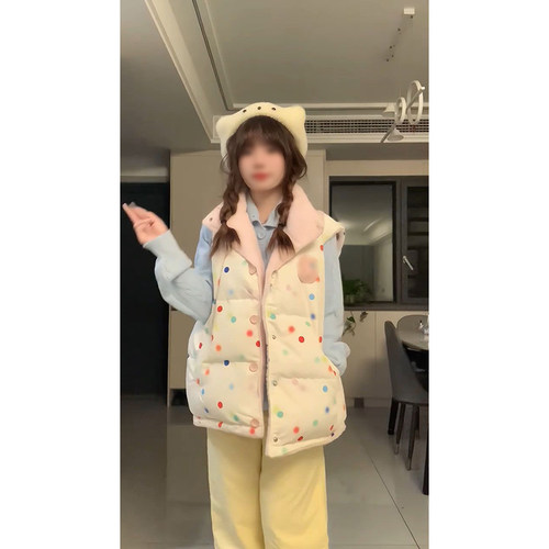 盐系少女设计感无袖彩虹波点棉服马甲女冬季搭配蓝色针织开衫毛衣