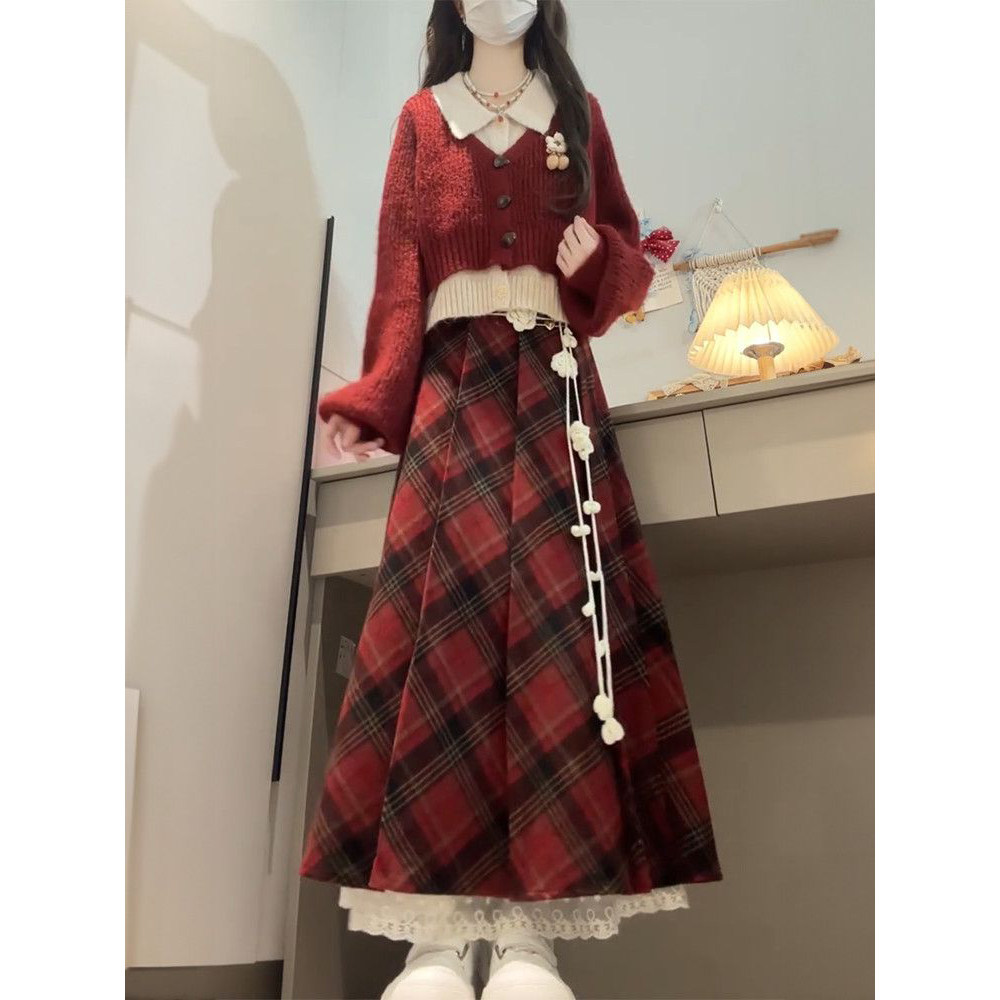 法式休闲学院风红色假两件毛衣女学生搭配格纹半身裙新款两件套装