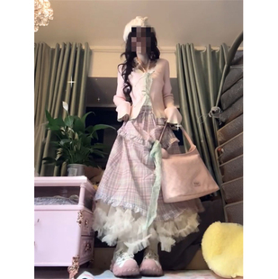 减龄少女一整套粉色钩花针织开衫 半身裙 外套女搭配格纹木耳边长款