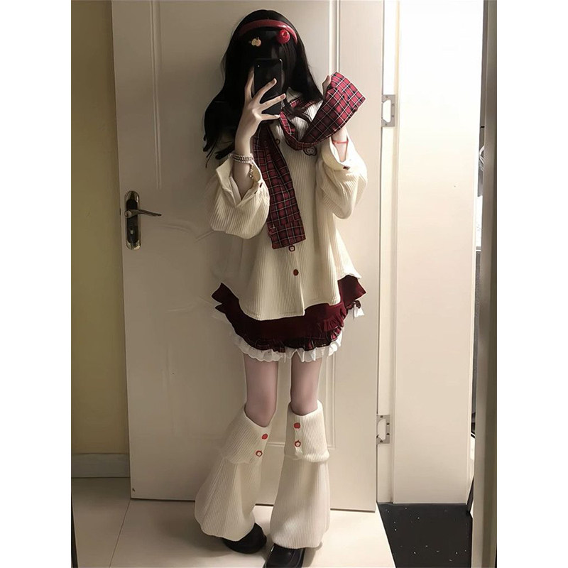 美式复古学院时尚风圣诞红色花边短裤+杏色披肩连帽外套两件_套装,女装/女士精品,时尚套装,淘宝优惠券,粉丝福利购,淘宝优惠卷