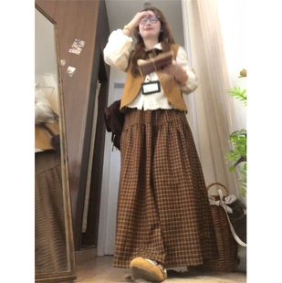 杏色衬衫 卡其色马甲背心 女学生三件套 纹半身裙 韩系复古学院风格