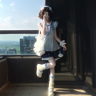 可爱少女穿搭蓝色飞飞袖上衣女搭配高腰刺绣花苞短裙新款两件套装