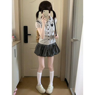 韩系少女感学院风条纹短袖 衬衫 女学生搭配灰色花苞短裙夏两件套装