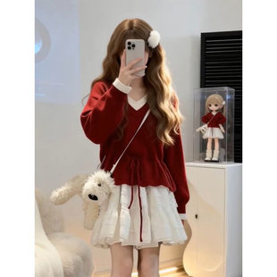 韩系学院风小个子可爱减龄白色半身裙+假两件元旦红毛衣两件套装