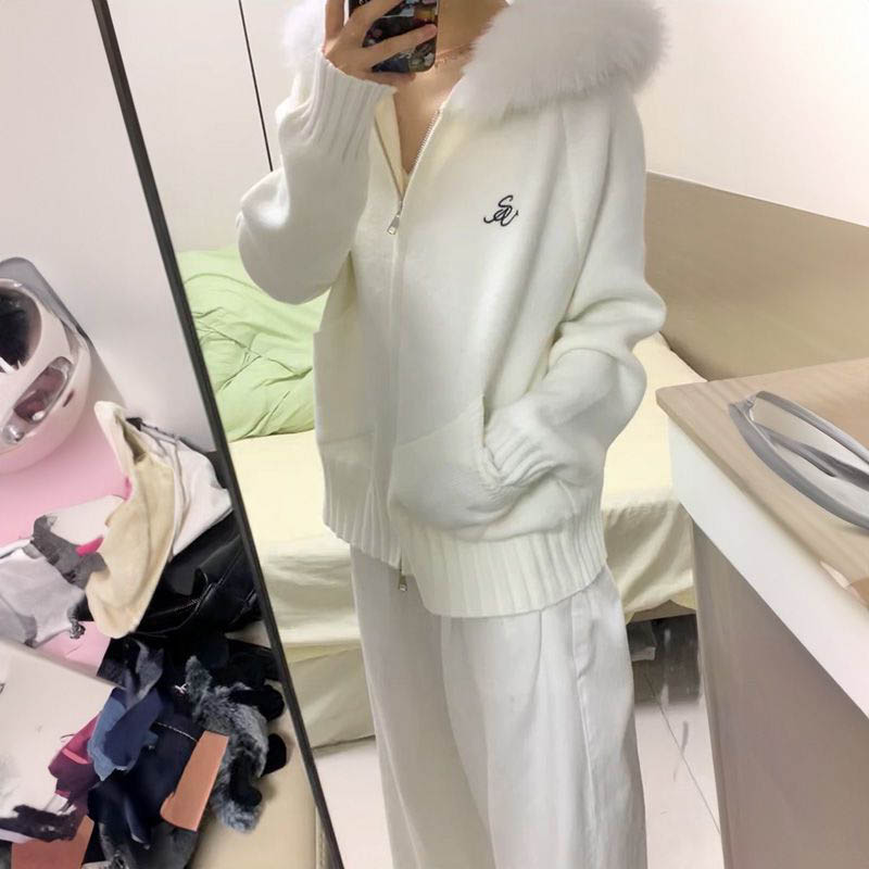 甜美时尚毛领连帽针织开衫