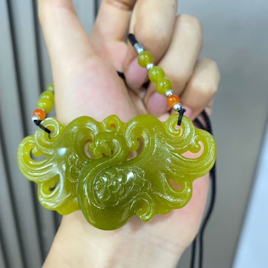 天然岫玉凤凰吊坠天然岫玉牛油果吊坠黄金玉凤凰