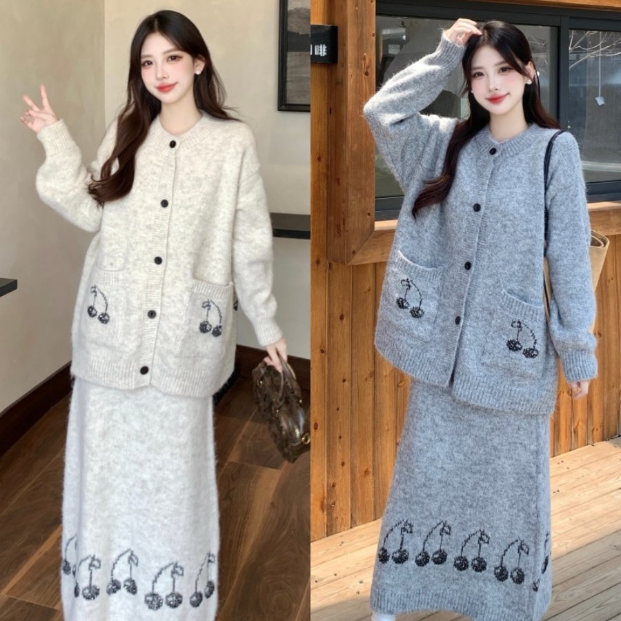 大码秋冬韩系刺绣樱桃宽松软糯针织衫显瘦毛衣+半身裙两件套