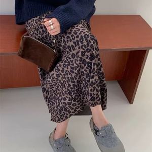 通勤菲她春季金丝绒豹纹半身裙女松紧高腰后开叉显瘦气质中长裙长