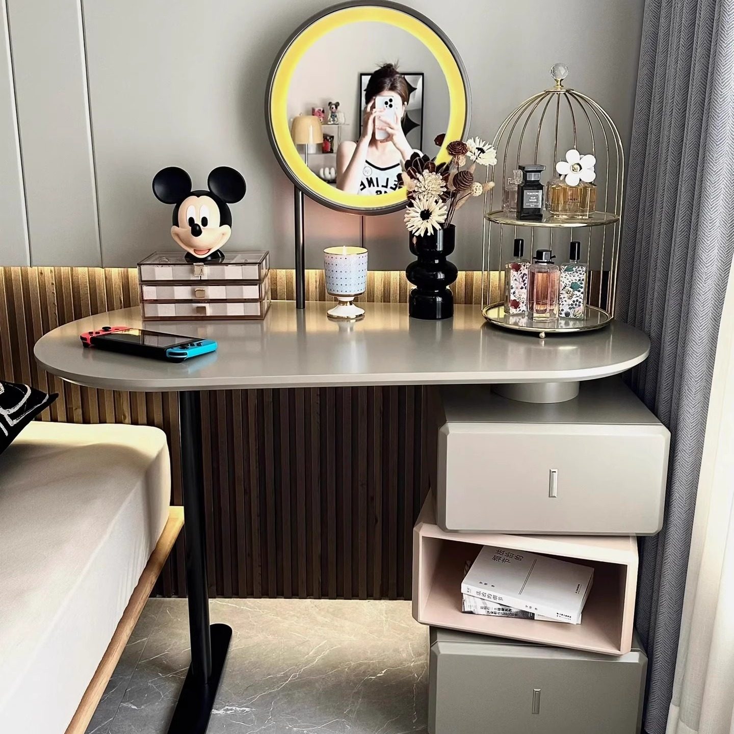 意式轻奢极简新款化妆桌梳妆台实木卧室小户型简约现代收纳置物柜