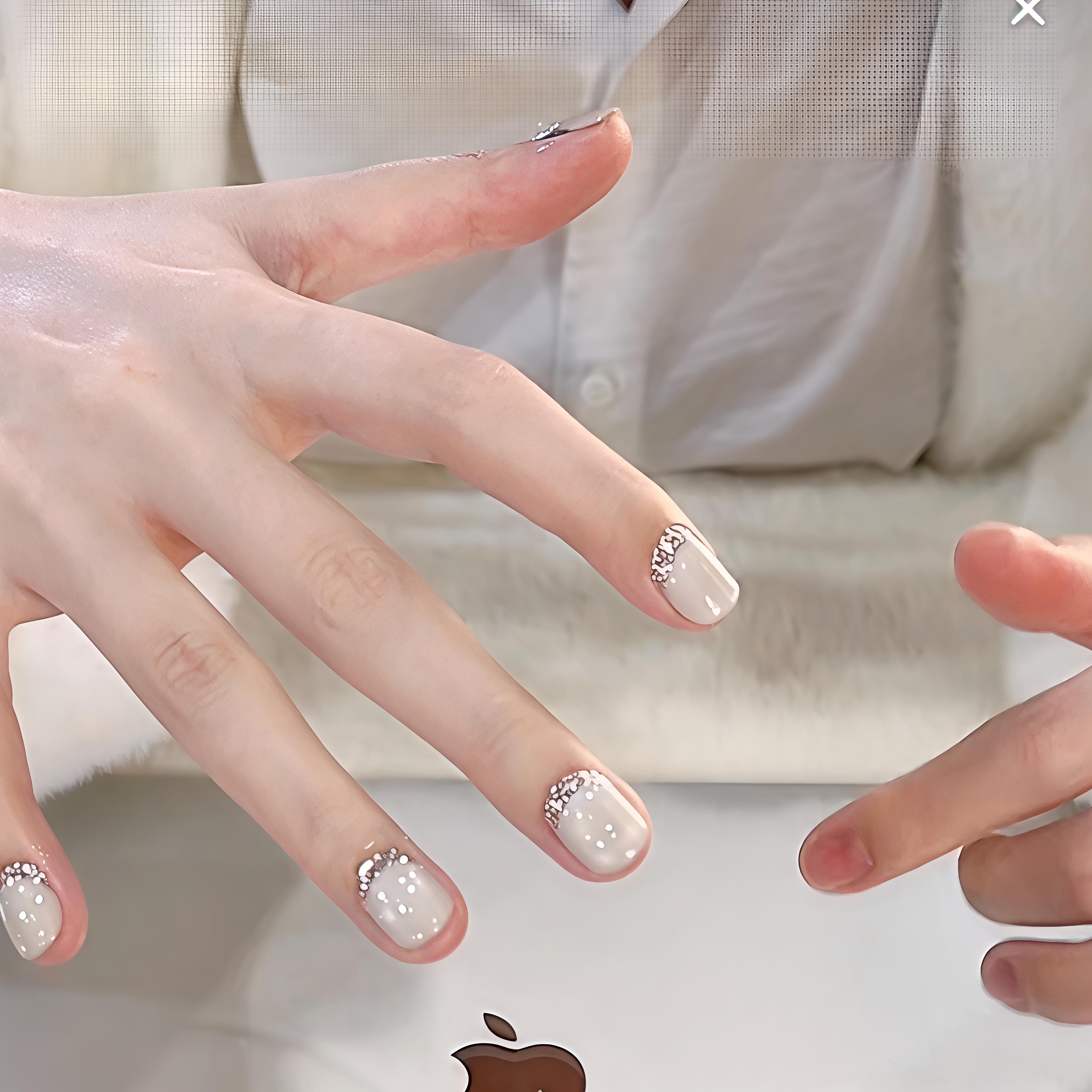 白猫眼反法式纯手工穿戴酸奶白猫眼爆闪反向法式显嫩美甲贴片10片