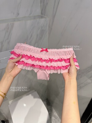 「KISS」甜心蛋糕裤少女