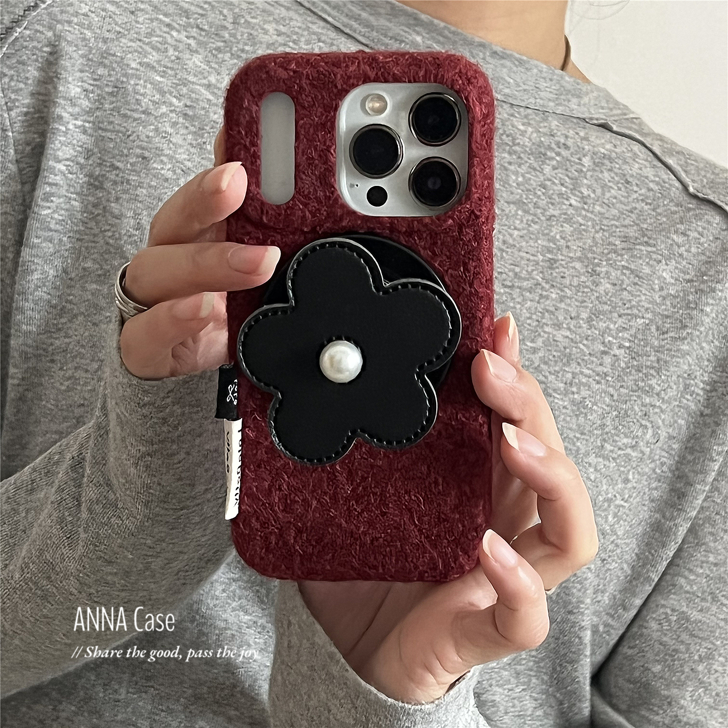 秋冬酒红毛绒黑色花朵磁吸手机壳