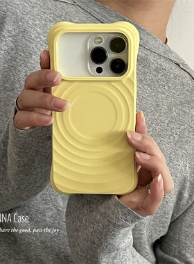 ANNACASE小众鹅黄色波漾磁吸手机壳适用于iphone17promax苹果15液态硅胶14新款16pro软壳16Promax防摔保护套