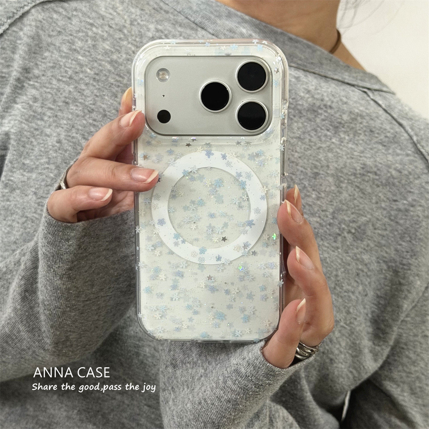 ANNACASEins春日温柔冰蓝满屏碎花细闪磁吸适用苹果17promax手机壳iphone14新款15女16promax防摔保护套17pro