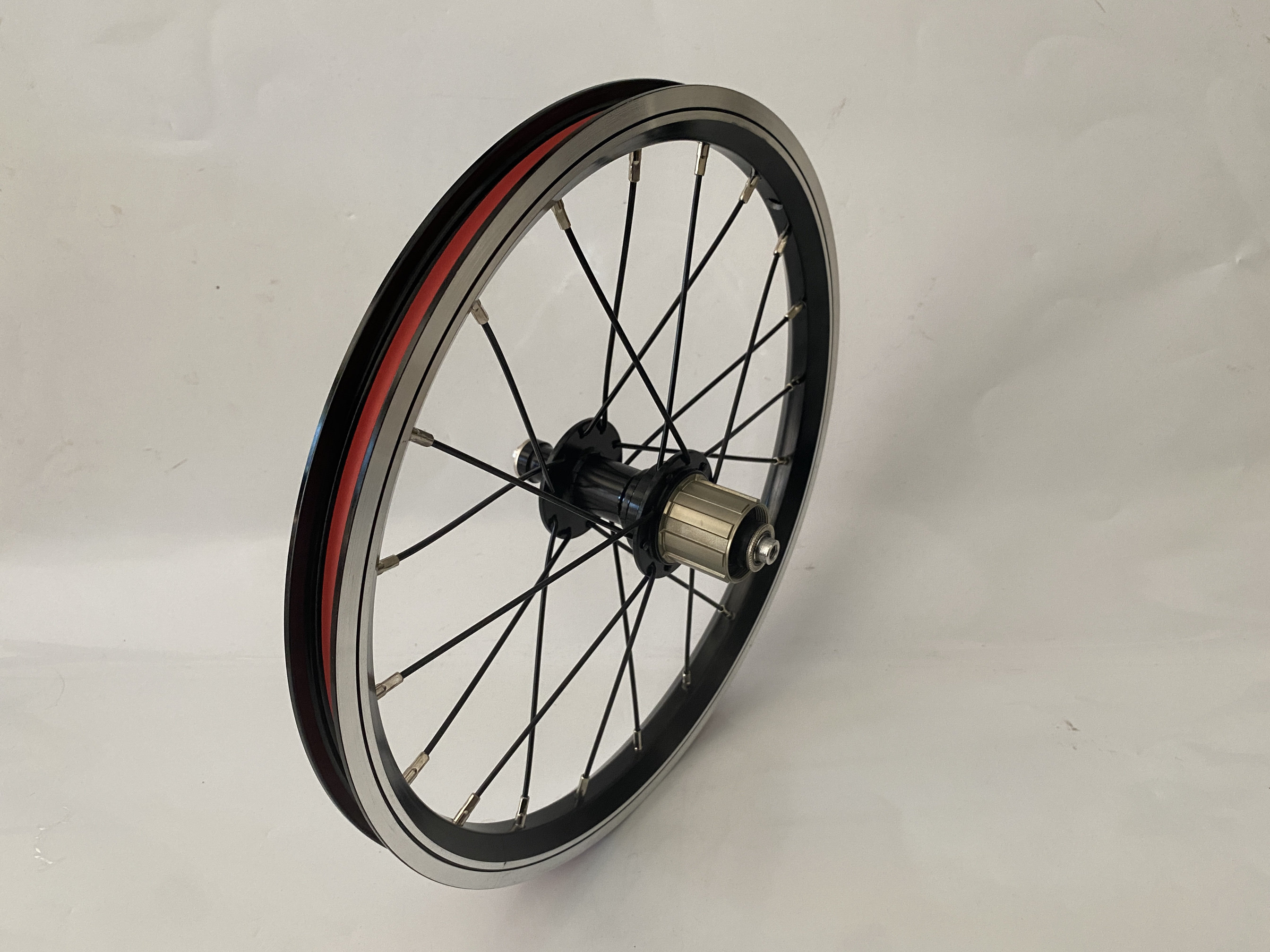 16寸118开档加厚双层车圈加粗辐条支持3一7速卡飞4培林快拆后轮组