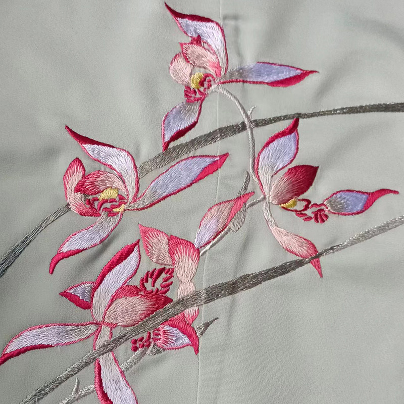 手推绣来图定制旗袍绣花加工汉服演出戏服唐装毕设衣服装刺绣兰花