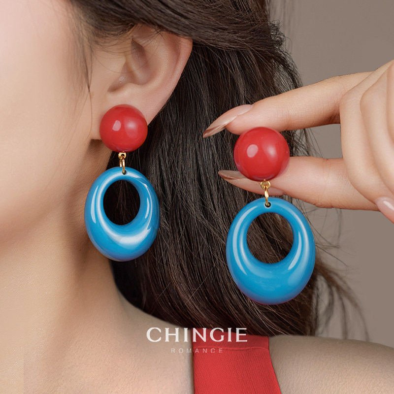 青芥摩登少女红蓝撞色耳夹耳饰