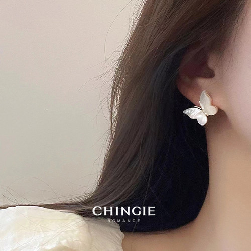 青芥耳饰女蝴蝶白贝母
