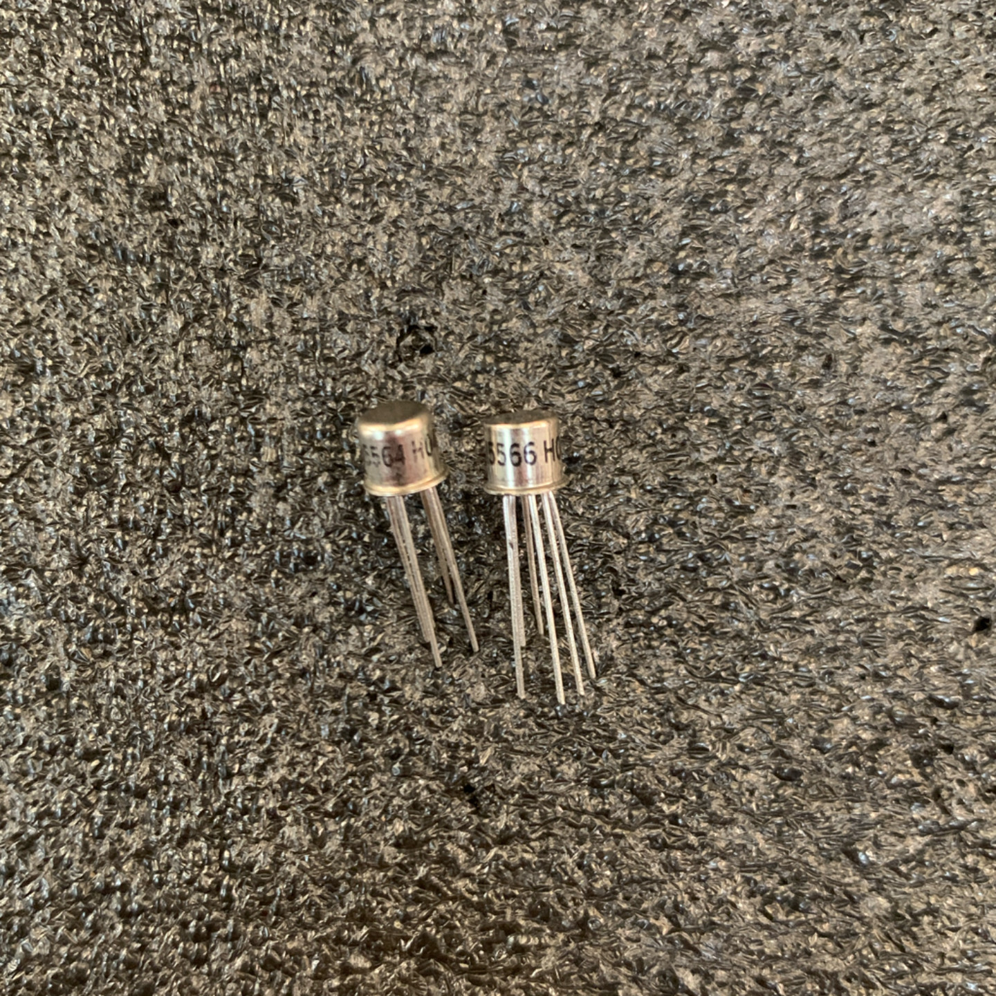 2N5564 2N5566 拆机金封管铁帽CAN6脚图片
