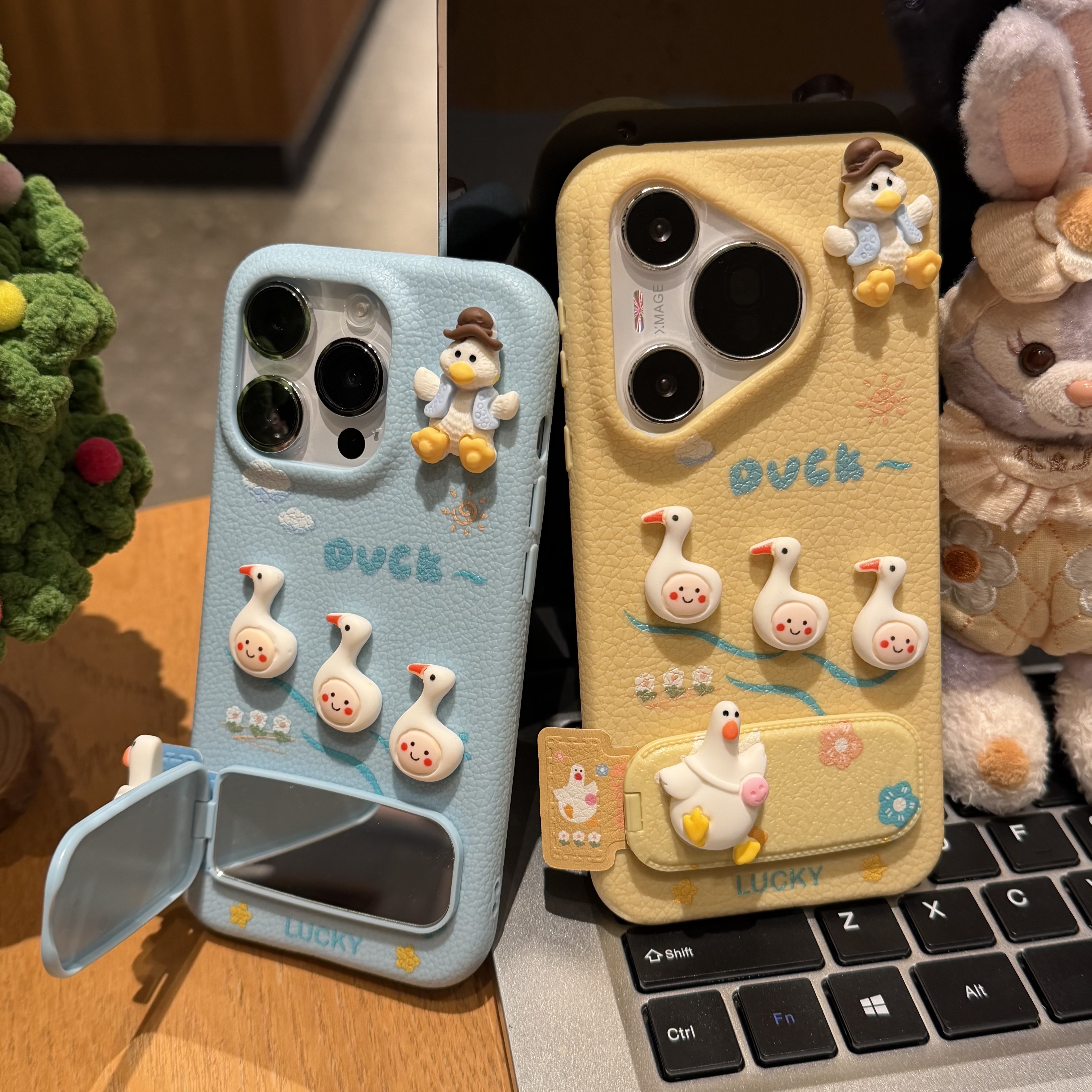 韩国鸭子镜子支架适用苹果17/16promax皮革纹手机壳iPhone15/14/13pro磨砂软套vivo华为p70小米17oppo防摔壳