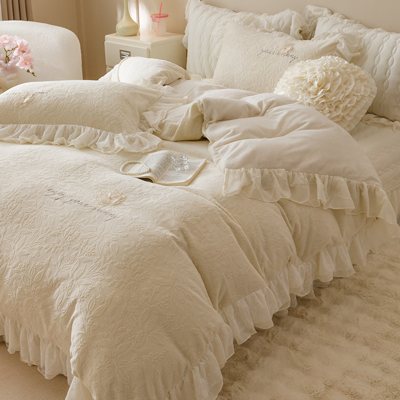冬季法式床盖雕花牛奶绒加厚四件套双面绒加绒珊瑚绒蕾丝花边被套