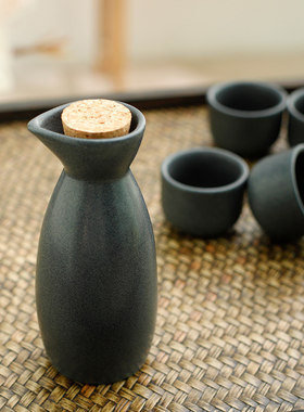 日式陶瓷带塞子餐厅小酒壶