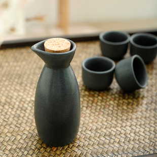 日式小酒壶陶瓷分酒器带塞子四两六两装清酒壶白酒烈酒瓶餐厅酒壶
