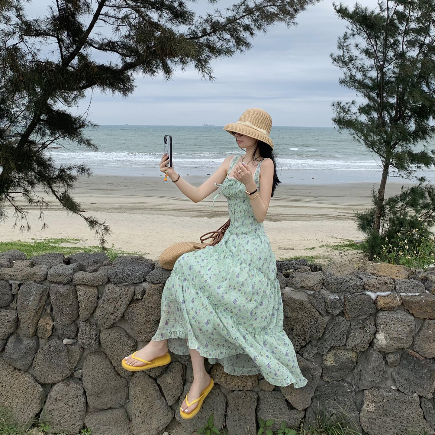 瑾姑娘【蕾丝吊带】法式浪漫田园碎花连衣裙 方领松紧收腰长裙子