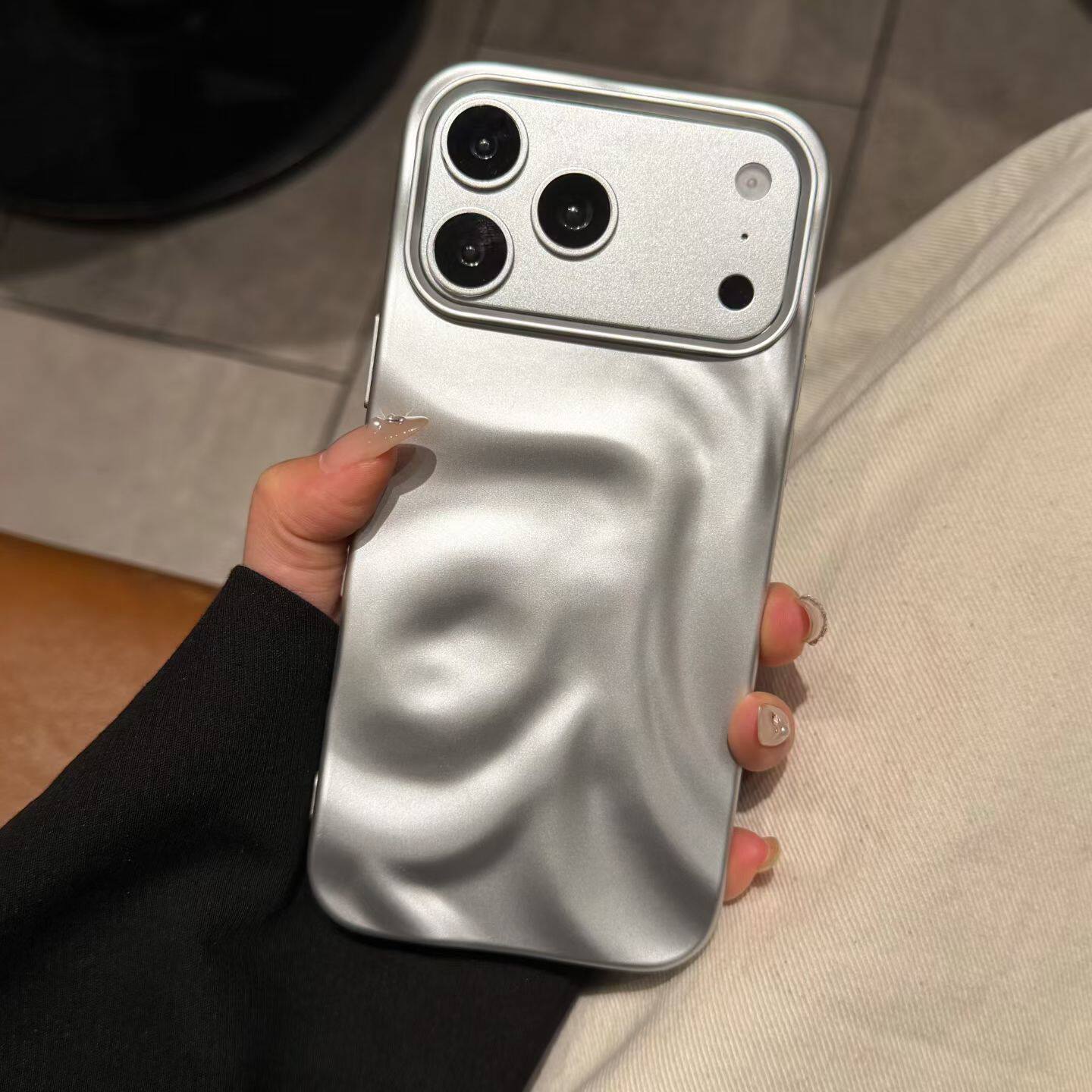 适用iPhone17手机壳苹果16promax日韩风波浪纹15plus硅胶保护套13/14银色磨砂肤感12软壳11防摔防指纹男女
