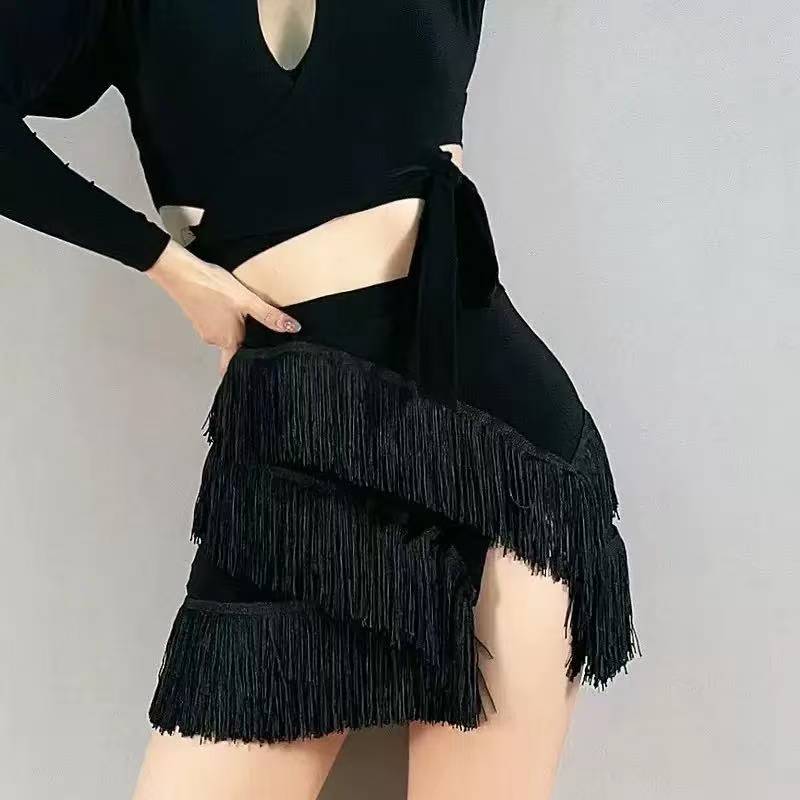 拉丁舞服新款女成人不规则开叉流苏半身裙下装舞蹈国标舞练功服