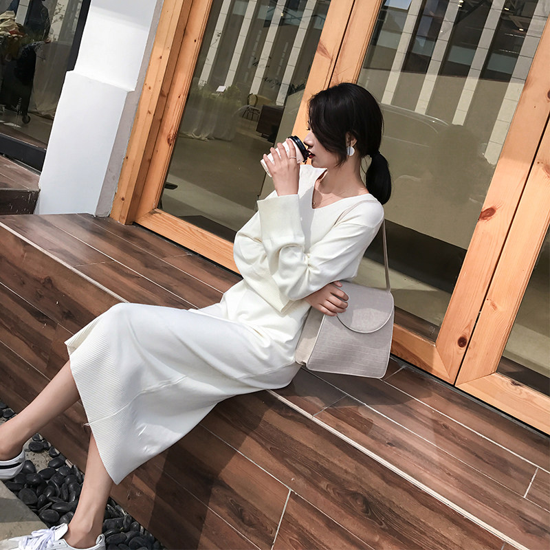LULU 2018秋冬新品可搭配所有大衣的B入款长款V领针织 毛衣长裙