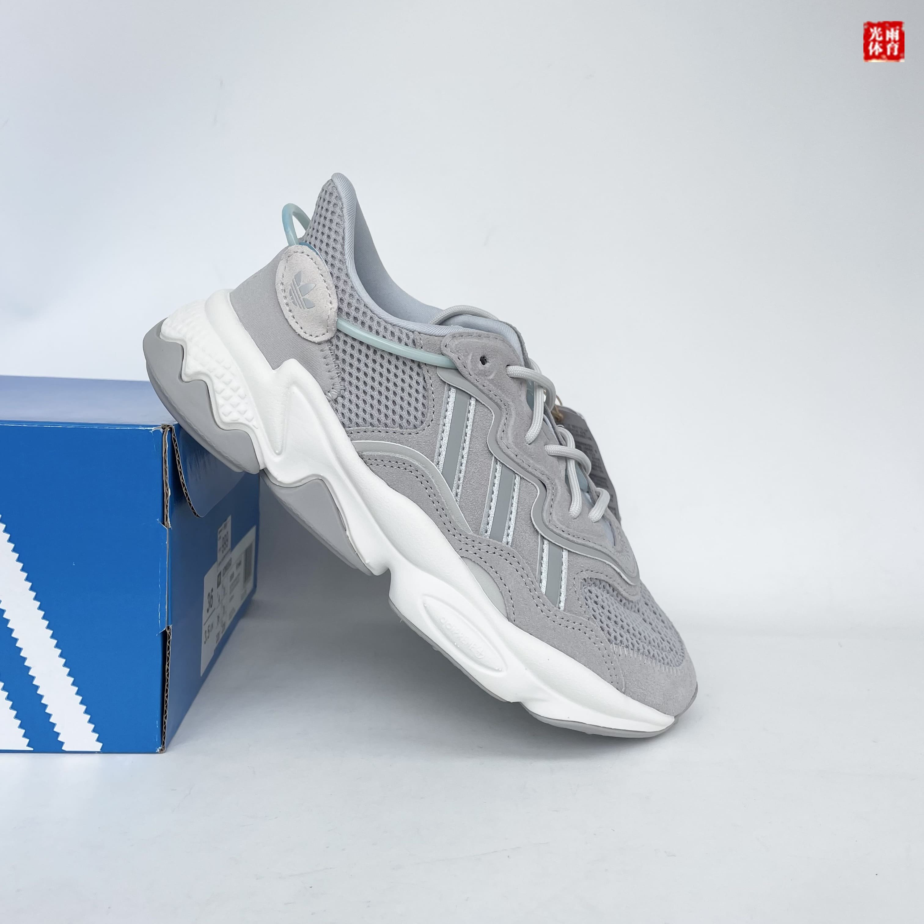 光雨体育--Adidas 三叶草 OZWEEGO男女经典复古运动休闲鞋 ID3188