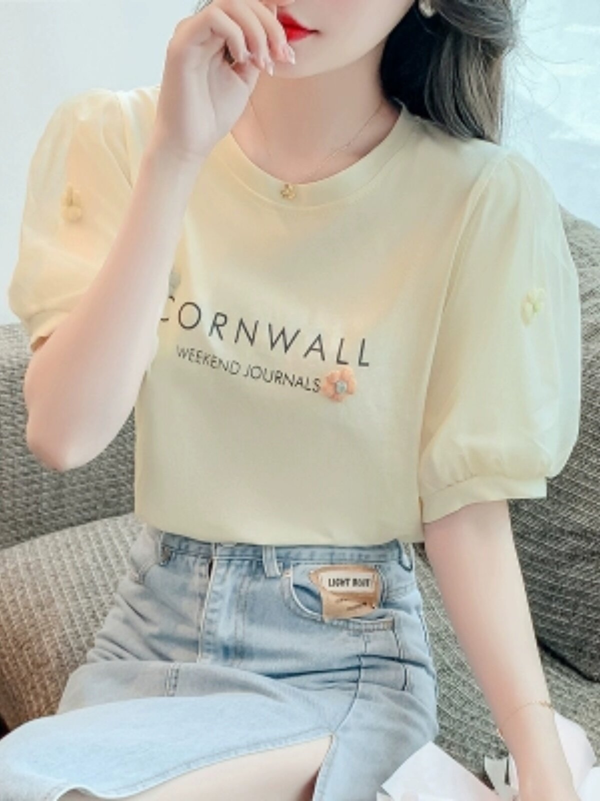 산후여름을 위한 수유 상의 반팔 슬림 멋스러운 퍼프소매 외출 패셔너블한 레터링 스타일리시한 풀오버 수유티셔츠